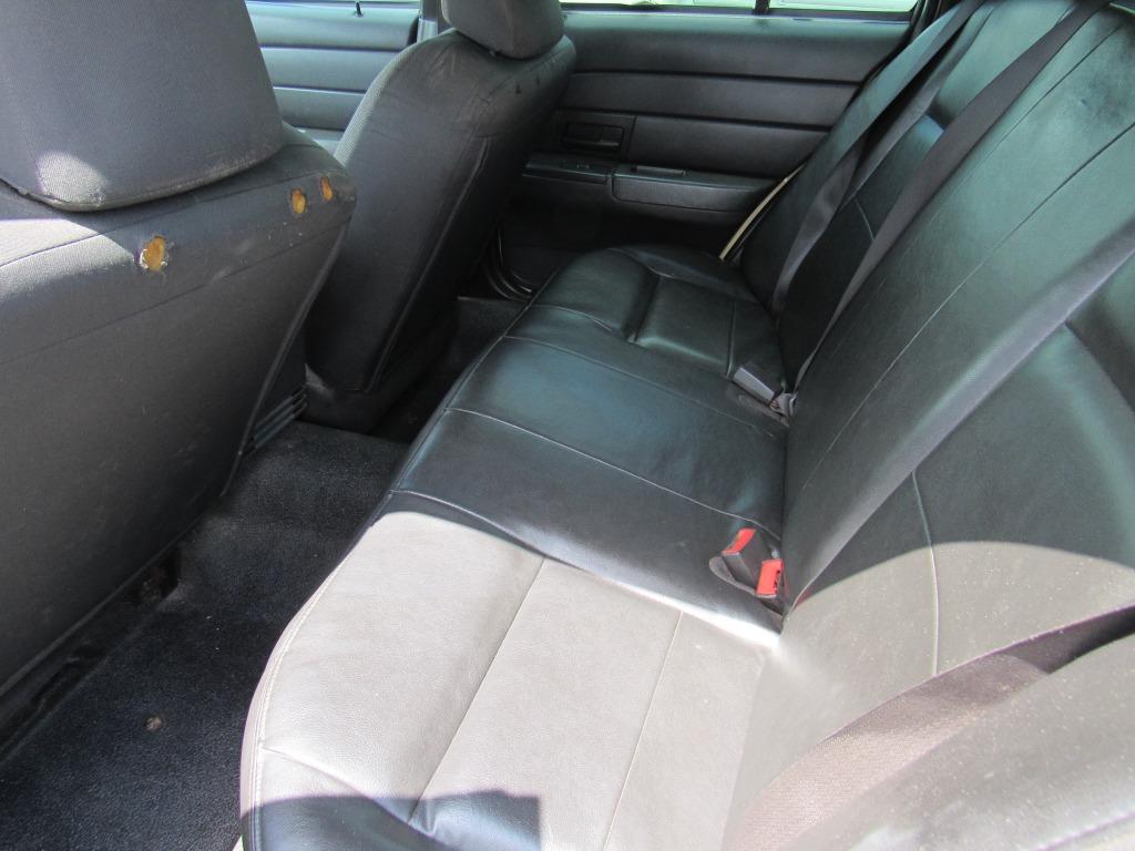 2007 Ford Crown Victoria - Photo 9