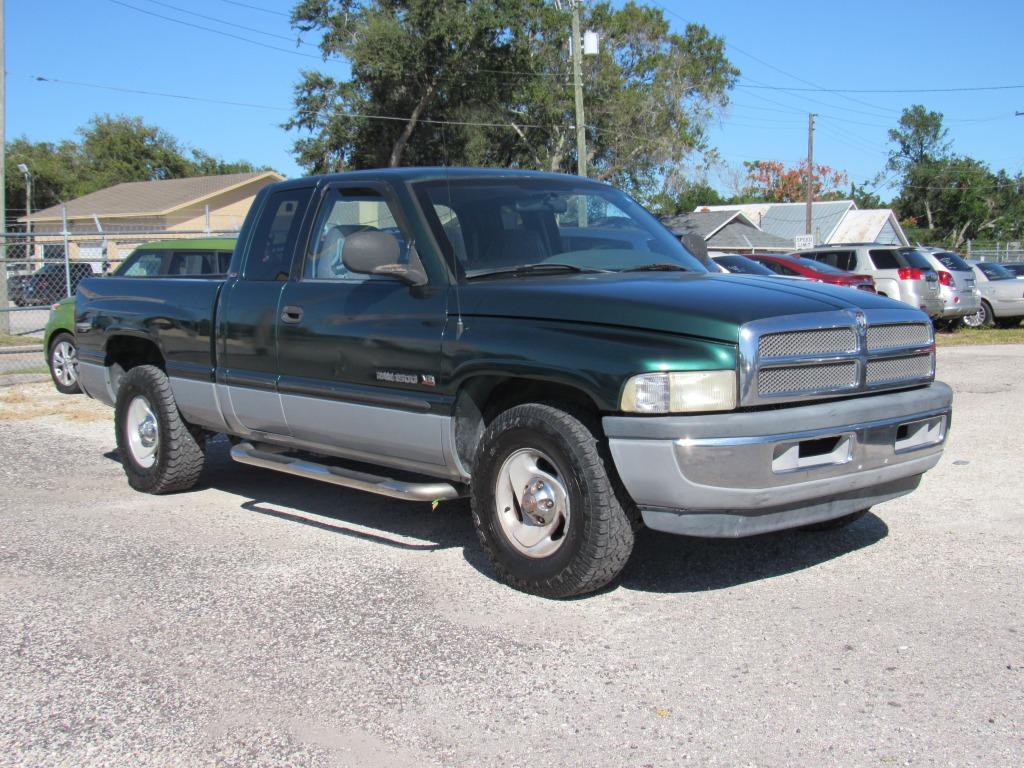 2000 Dodge Ram Pickup ST's photo