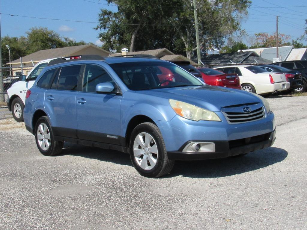 2010 Subaru Outback I Premium's photo