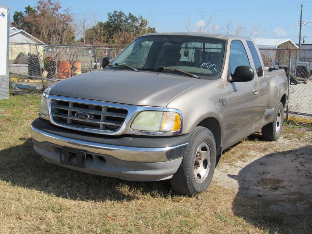 2003 Ford F-150 XL's photo